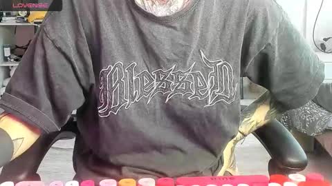 Snapshot of _feralberry__ chatting on 11.02.25 Alis online show from 11.02.25