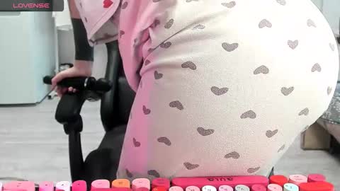 Snapshot of _feralberry__ chatting on 12.14.25 Alis online show from 12.14.25