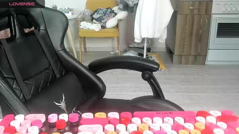 Snapshot of _feralberry__ chatting on 02.27.26 Alis online show from 02.27.26
