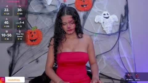 Snapshot of _frida_1 chatting on 10.21.25 Frida online show from 10.21.25