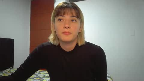 Snapshot of _genesid_dixton chatting on 04.23.26 Mia-foster online show from 04.23.26