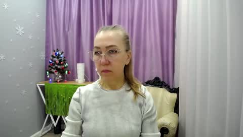 Snapshot of _greybunny_ chatting on 12.29.24 _greybunny_ online show from 12.29.24