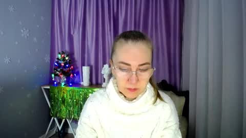 Snapshot of _greybunny_ chatting on 01.03.25 _greybunny_ online show from 01.03.25