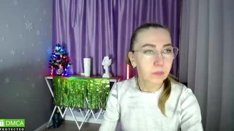 Snapshot of _greybunny_ chatting on 01.14.25 _greybunny_ online show from 01.14.25