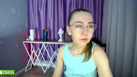 Snapshot of _greybunny_ chatting on 02.02.25 _greybunny_ online show from 02.02.25