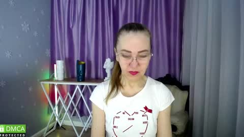 Snapshot of _greybunny_ chatting on 02.11.25 _greybunny_ online show from 02.11.25