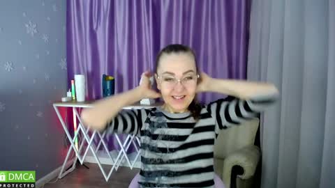 Snapshot of _greybunny_ chatting on 03.07.25 _greybunny_ online show from 03.07.25