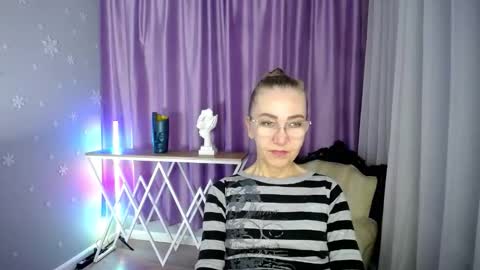 Snapshot of _greybunny_ chatting on 09.10.25 _greybunny_ online show from 09.10.25