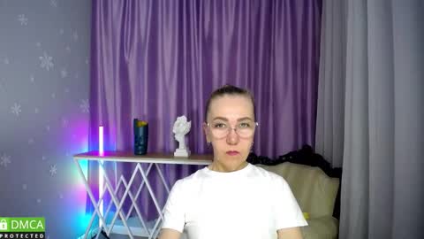 Snapshot of _greybunny_ chatting on 09.21.25 _greybunny_ online show from 09.21.25