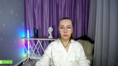 Snapshot of _greybunny_ chatting on 09.23.25 _greybunny_ online show from 09.23.25