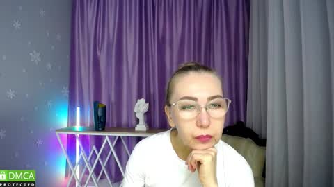 Snapshot of _greybunny_ chatting on 09.24.25 _greybunny_ online show from 09.24.25
