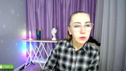 Snapshot of _greybunny_ chatting on 09.28.25 _greybunny_ online show from 09.28.25