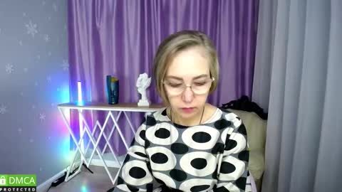 Snapshot of _greybunny_ chatting on 10.12.25 _greybunny_ online show from 10.12.25