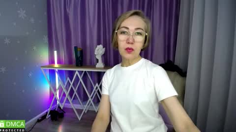 Snapshot of _greybunny_ chatting on 10.17.25 _greybunny_ online show from 10.17.25