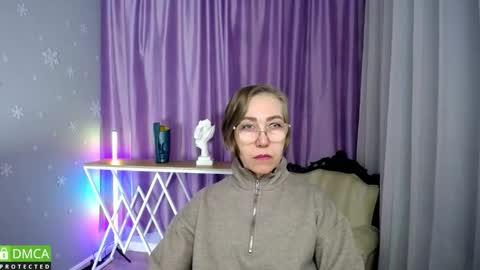 Snapshot of _greybunny_ chatting on 10.21.25 _greybunny_ online show from 10.21.25
