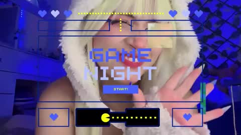 Snapshot of _heavenly_blue_ chatting on 11.17.25 Bluey online show from 11.17.25