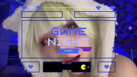 Snapshot of _heavenly_blue_ chatting on 11.22.25 Bluey online show from 11.22.25