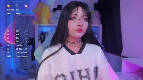 Snapshot of _heavenly_blue_ chatting on 12.17.25 Bluey online show from 12.17.25