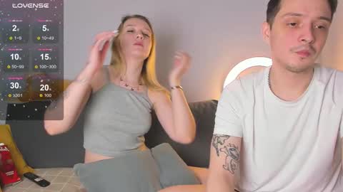 Snapshot of _hey_scarlett_ chatting on 10.24.25 _hey_scarlett_ online show from 10.24.25