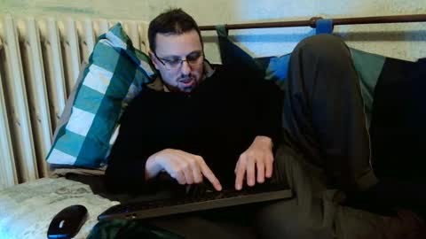 Snapshot of _horny___boy_ chatting on 12.04.24 Manuel online show from 12.04.24