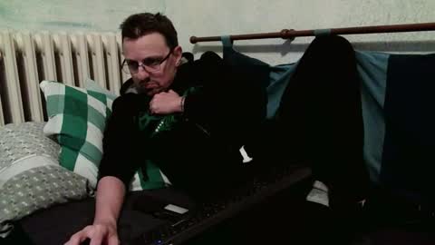 Snapshot of _horny___boy_ chatting on 11.23.25 Manuel online show from 11.23.25