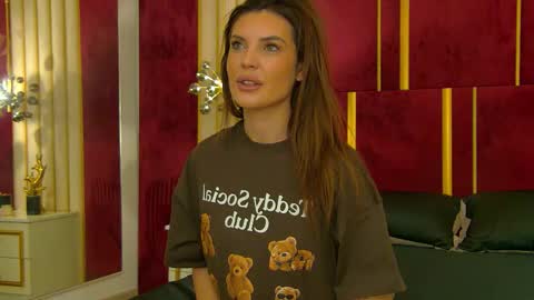 Snapshot of _hot_neighbour chatting on 01.15.26 _hot_neighbour online show from 01.15.26