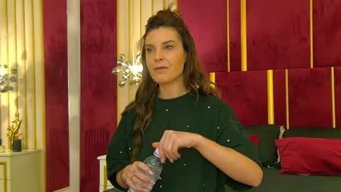 Snapshot of _hot_neighbour chatting on 02.14.26 _hot_neighbour online show from 02.14.26