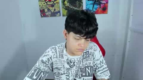 Snapshot of _ian_sweet chatting on 11.26.25 ian online show from 11.26.25