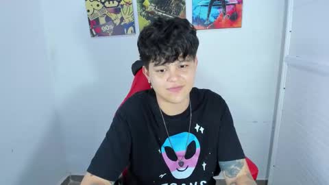 Snapshot of _ian_sweet chatting on 11.27.25 ian online show from 11.27.25