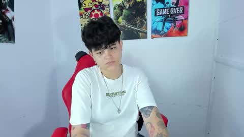 Snapshot of _ian_sweet chatting on 11.28.25 ian online show from 11.28.25