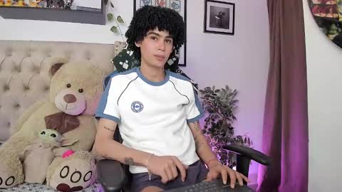 Snapshot of _jaay77 chatting on 12.13.24 Jay online show from 12.13.24