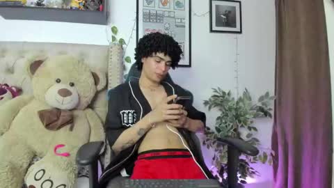 Snapshot of _jaay77 chatting on 12.21.24 Jay online show from 12.21.24