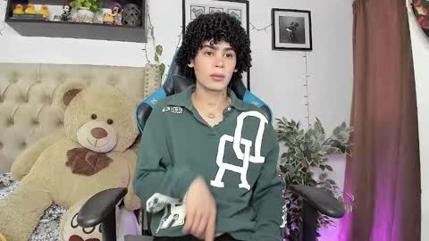 Snapshot of _jaay77 chatting on 12.21.24 Jay online show from 12.21.24