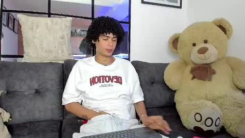 Snapshot of _jaay77 chatting on 01.15.25 Jay online show from 01.15.25