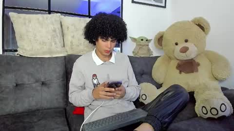 Snapshot of _jaay77 chatting on 01.20.25 Jay online show from 01.20.25