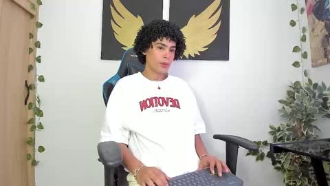 Snapshot of _jaay77 chatting on 02.01.25 Jay online show from 02.01.25