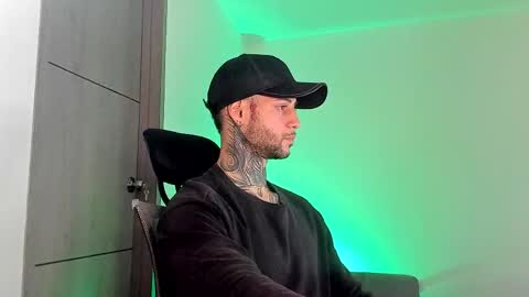 Snapshot of _jamesleandros chatting on 06.06.26 jeison online show from 06.06.26