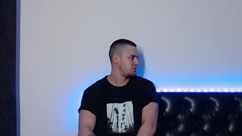 Snapshot of _joni_new_ chatting on 12.14.25 Joni online show from 12.14.25