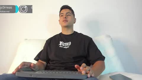 _juanes__ online show from 12.19.24