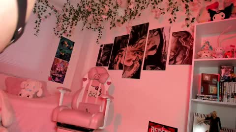 Snapshot of _julyana_ chatting on 01.31.25 JULIANA online show from 01.31.25