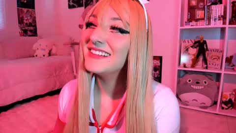 Snapshot of _julyana_ chatting on 03.08.25 JULIANA online show from 03.08.25