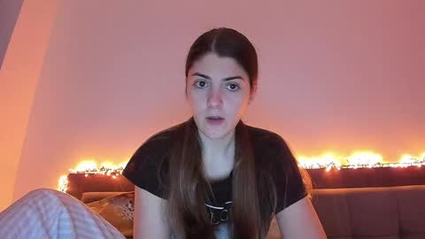 _just_a_simple_girl online show from 01.04.25