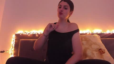 _just_a_simple_girl online show from 01.05.25