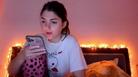 _just_a_simple_girl online show from 01.24.25