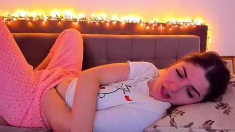 _just_a_simple_girl online show from 02.19.25