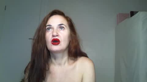 Snapshot of _kapelka_ chatting on 11.24.25 KAPELKA online show from 11.24.25