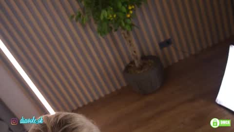 Snapshot of _kateline_ chatting on 10.24.25 Kate online show from 10.24.25