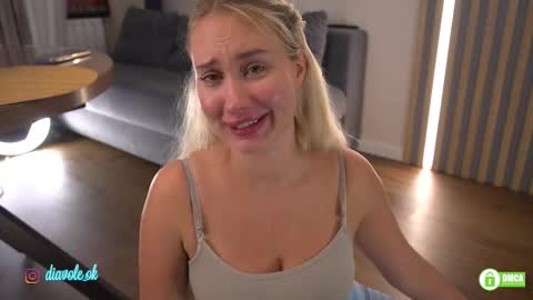 Snapshot of _kateline_ chatting on 11.07.25 Kate online show from 11.07.25