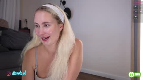 Snapshot of _kateline_ chatting on 11.10.25 Kate online show from 11.10.25