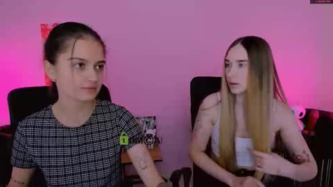 _kellykitten_ online show from 12.14.25